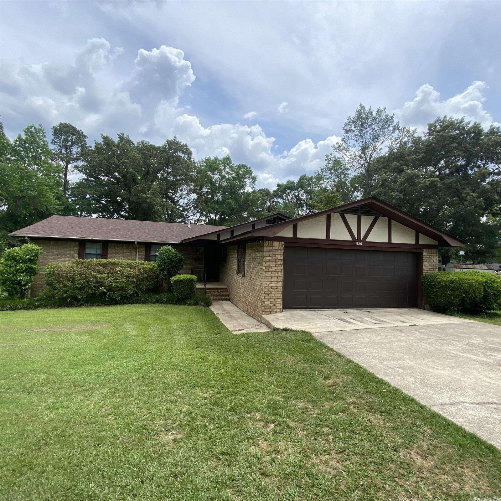 Property Photo: 1801 Dogwood Drive AR 72104