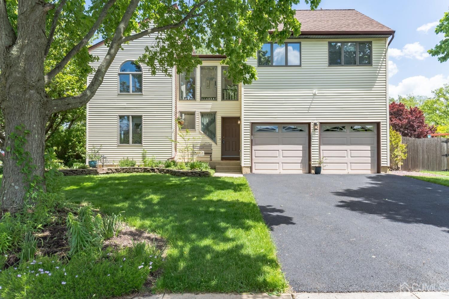 Property Photo:  1 Pullman Loop  NJ 08810 