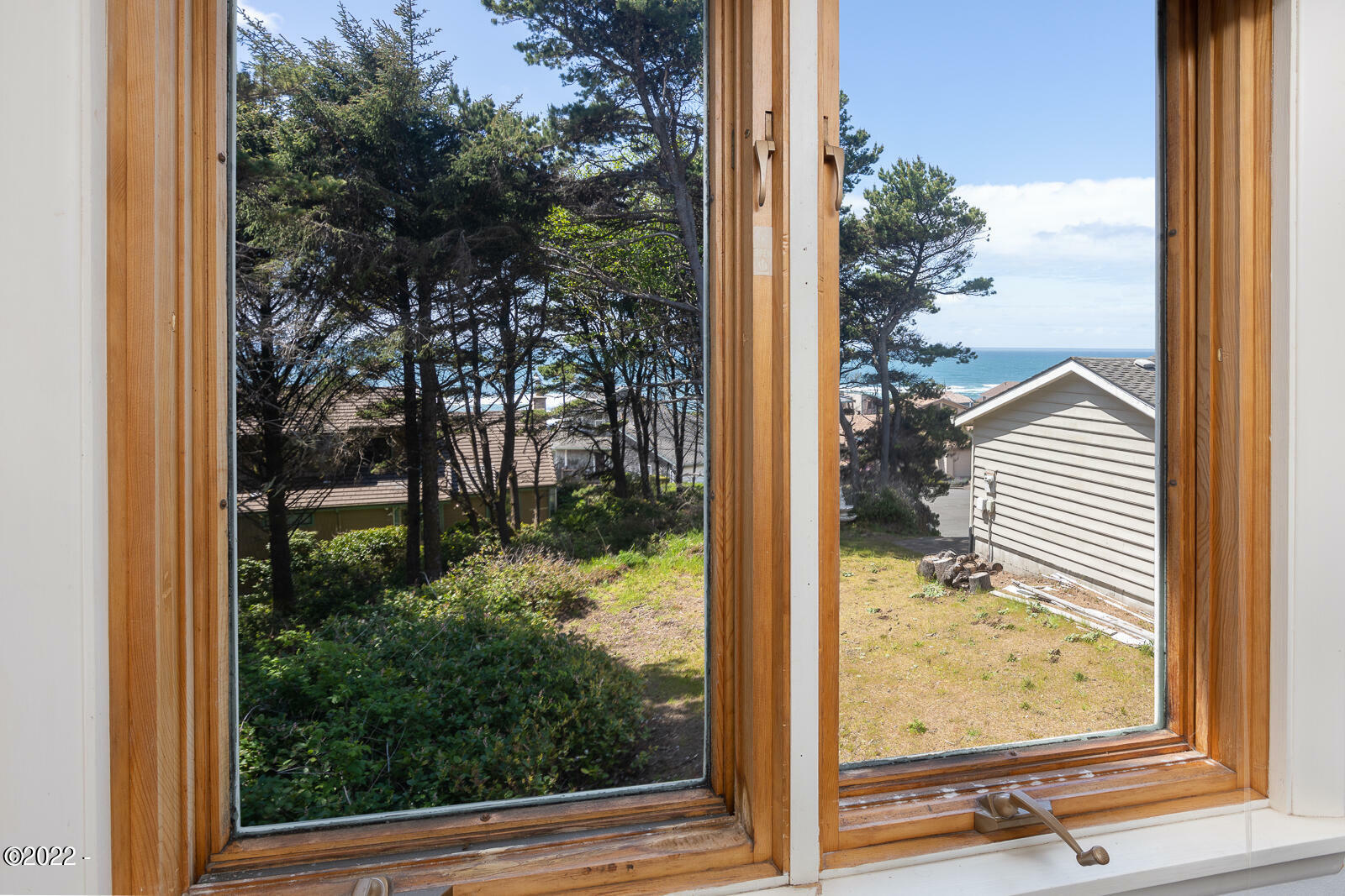 Property Photo:  6101 NE Oar Drive  OR 97367 