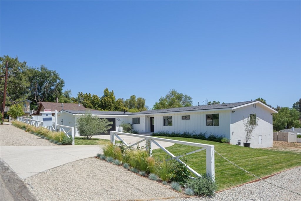 Property Photo: 2423 Vista Road CA 90631