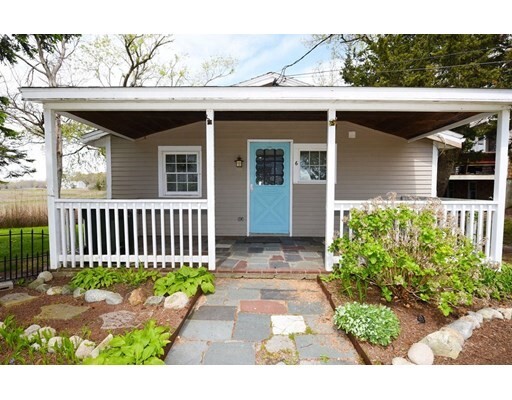 Property Photo: 6 Craddock Rd MA 02050