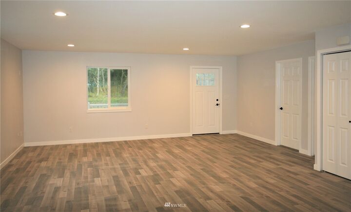 Property Photo:  611 N Melbourne Street  WA 98595 