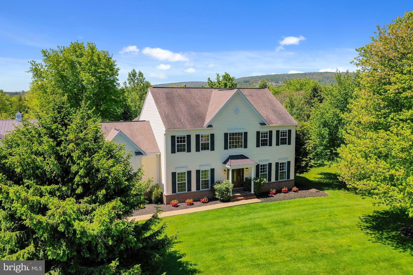 Property Photo: 16111 Jonella Farm VA 20132