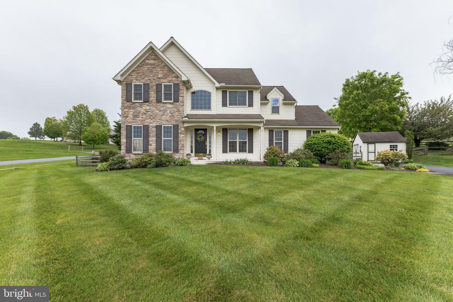 Property Photo:  41 Flintlock Circle  PA 19390 