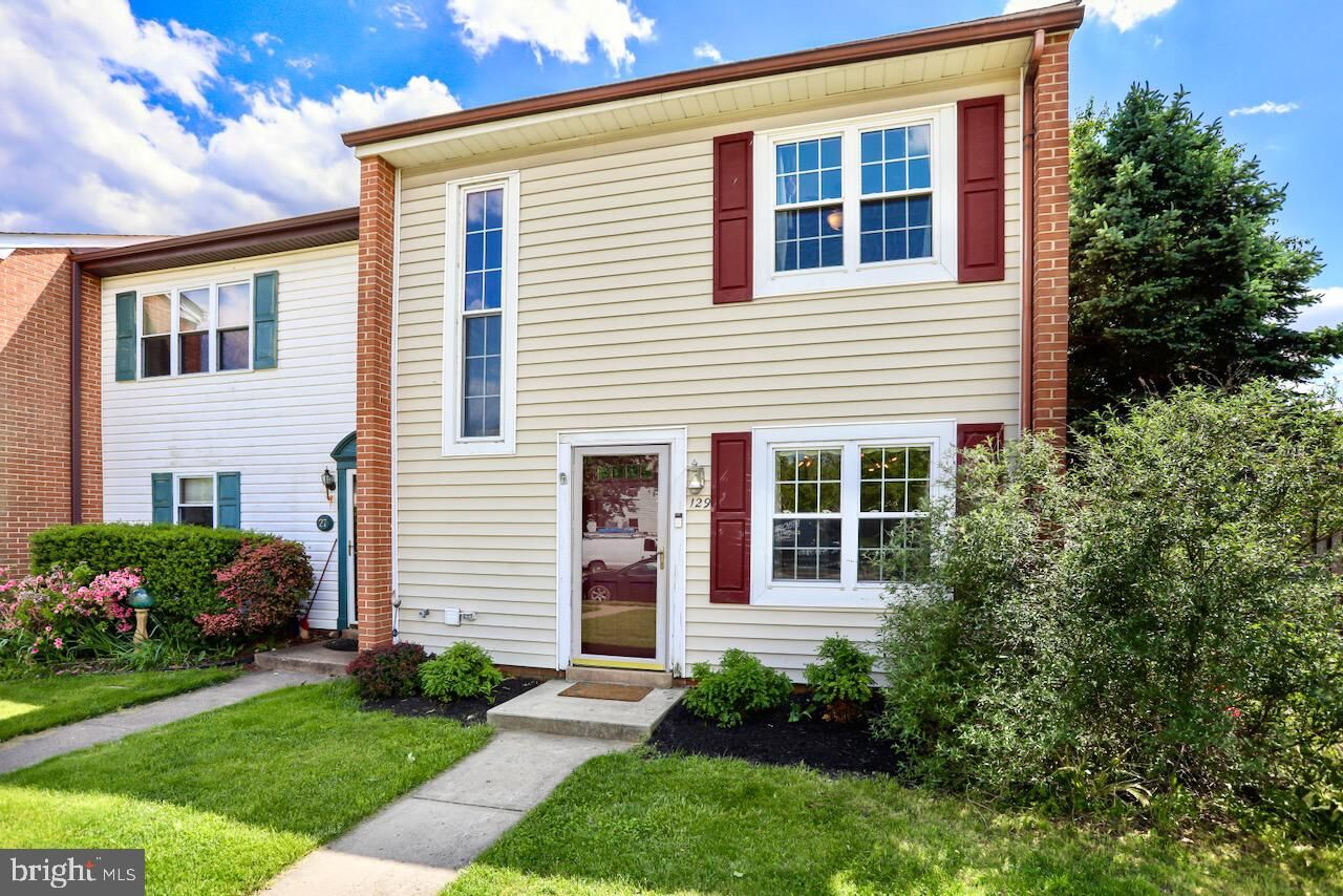 Property Photo:  129 Catoctin Circle SW  VA 20175 