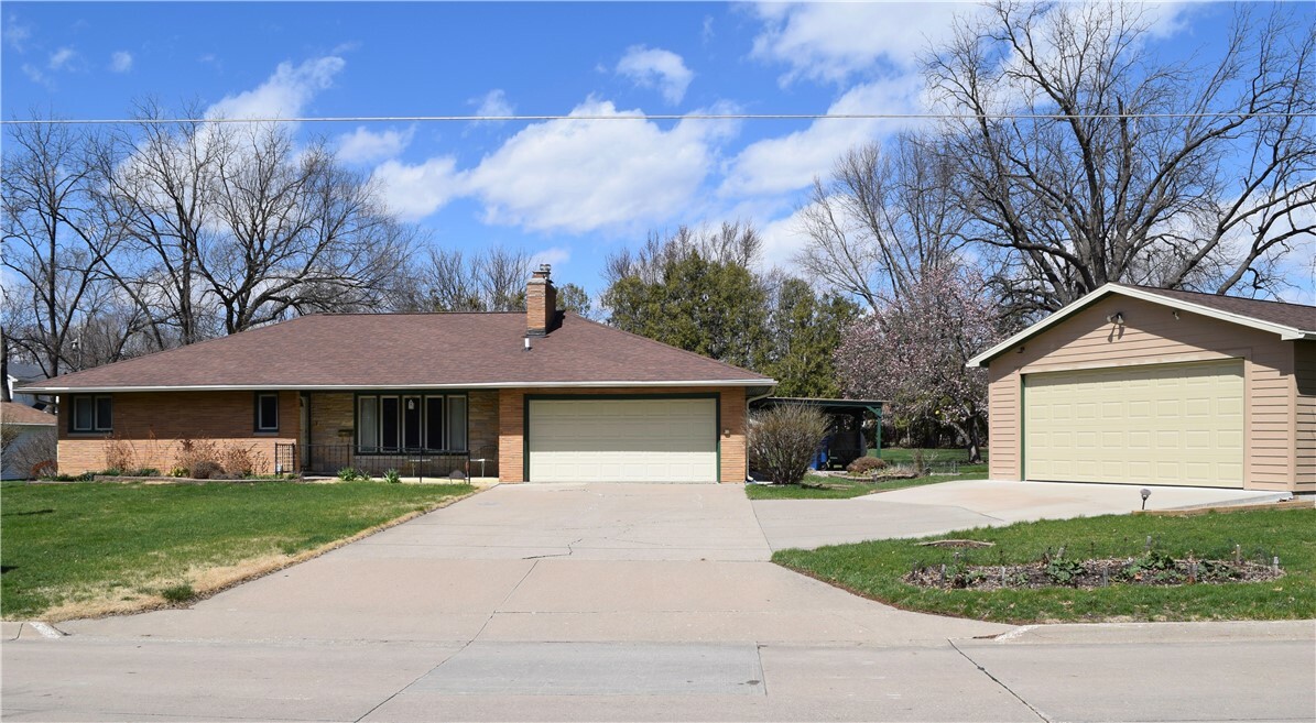 1221 Birch Lane  Des Moines IA 50315 photo