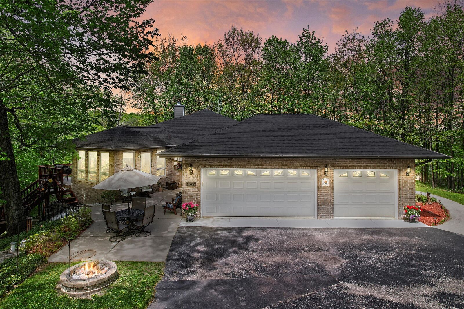 Property Photo:  N1077 Poplar Grove Rd  WI 53098 