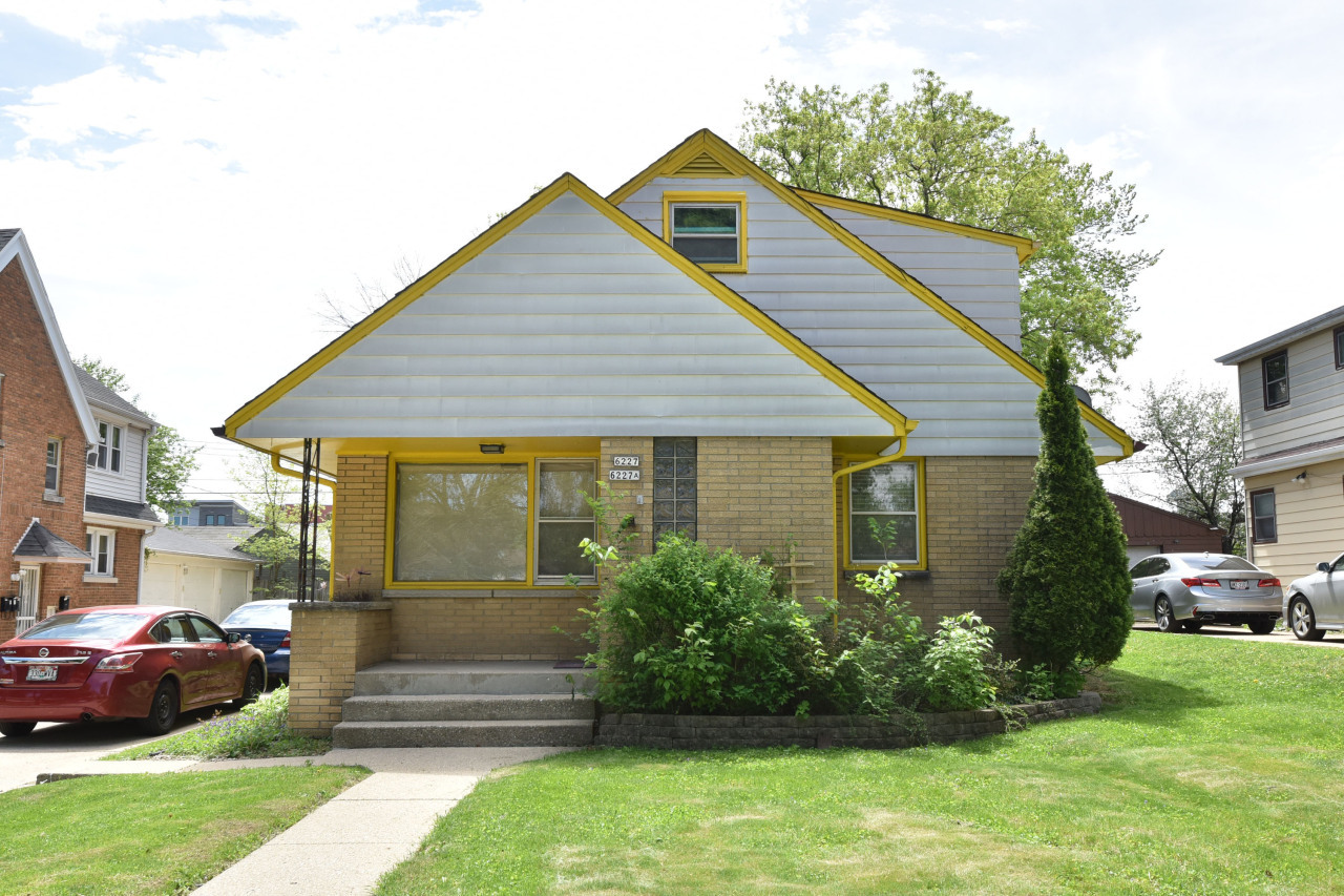 Property Photo: 6227 W Thurston Ct WI 53218