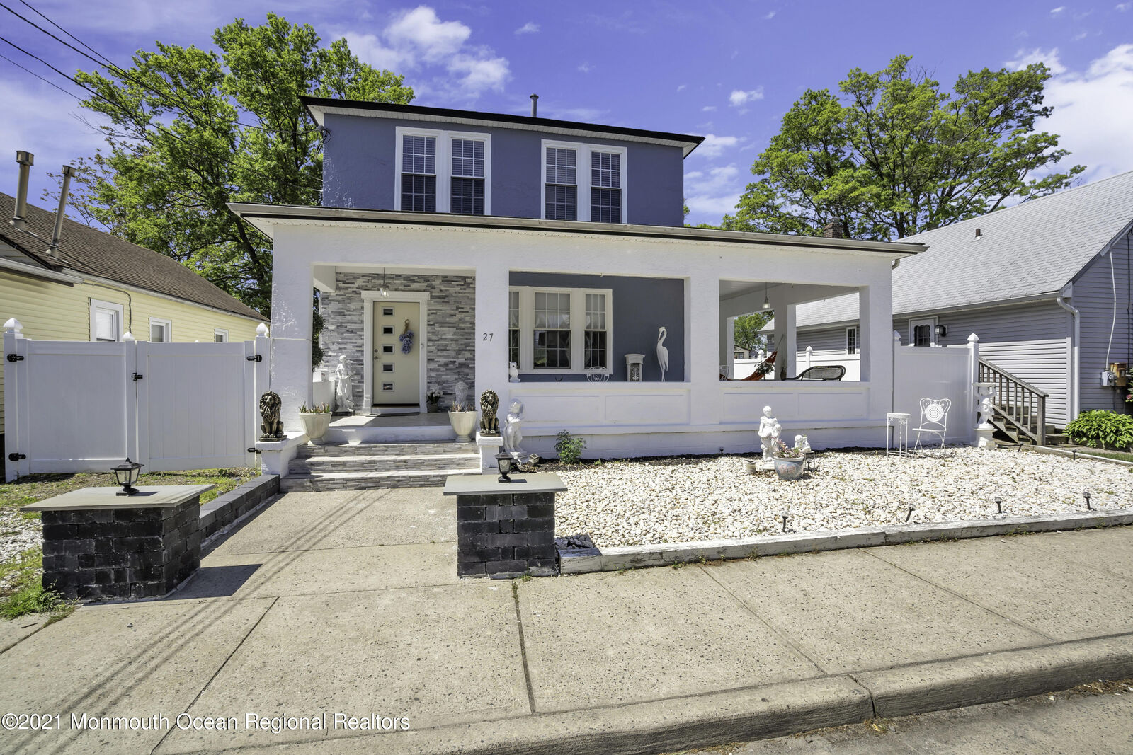 Property Photo:  27 Oakwood Place  NJ 07734 