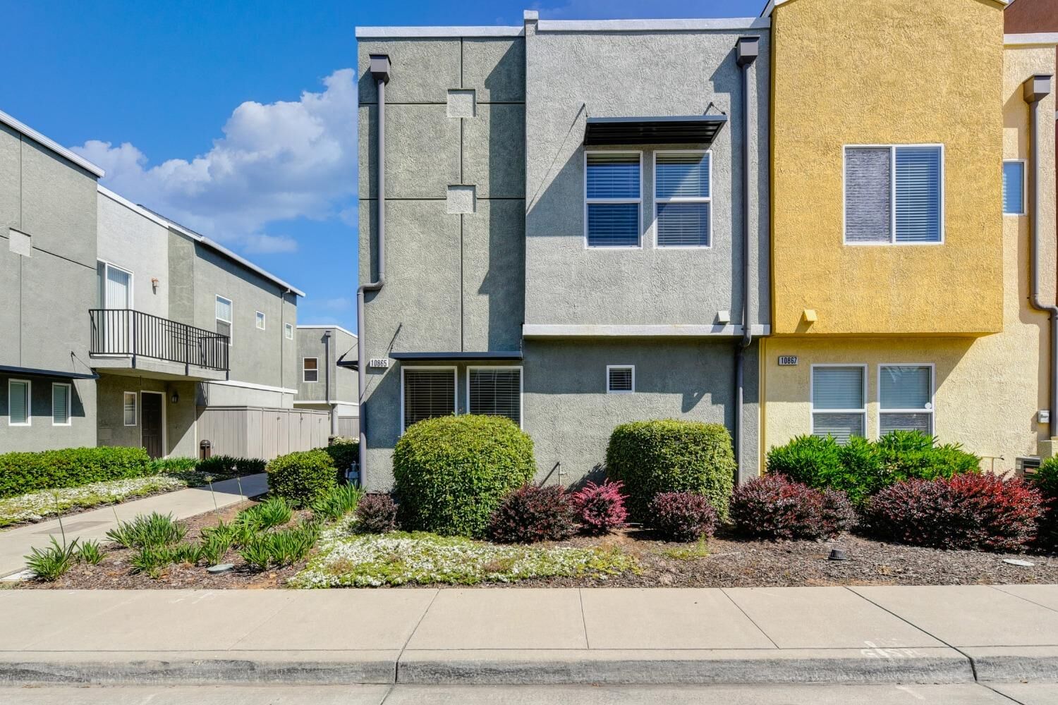 Property Photo: 10865 Wraysbury Way CA 95670