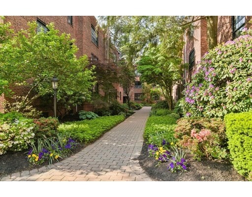 Property Photo:  92 Marion St 4  MA 02446 