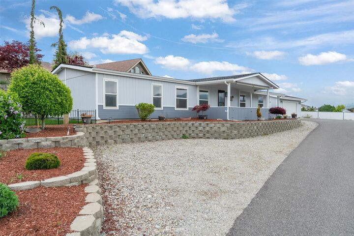 402 23rd Street NE  East Wenatchee WA 98802 photo