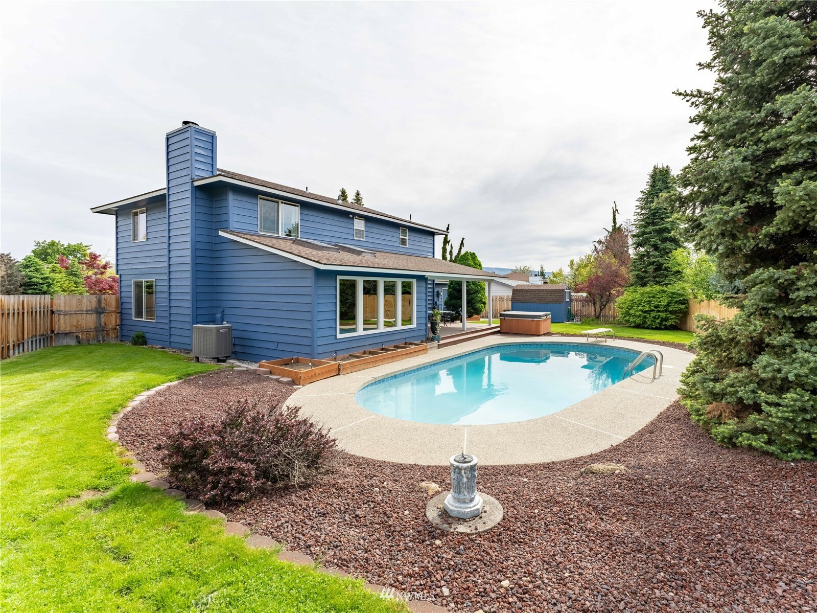 Property Photo:  1715 Lexington Place  WA 98801 