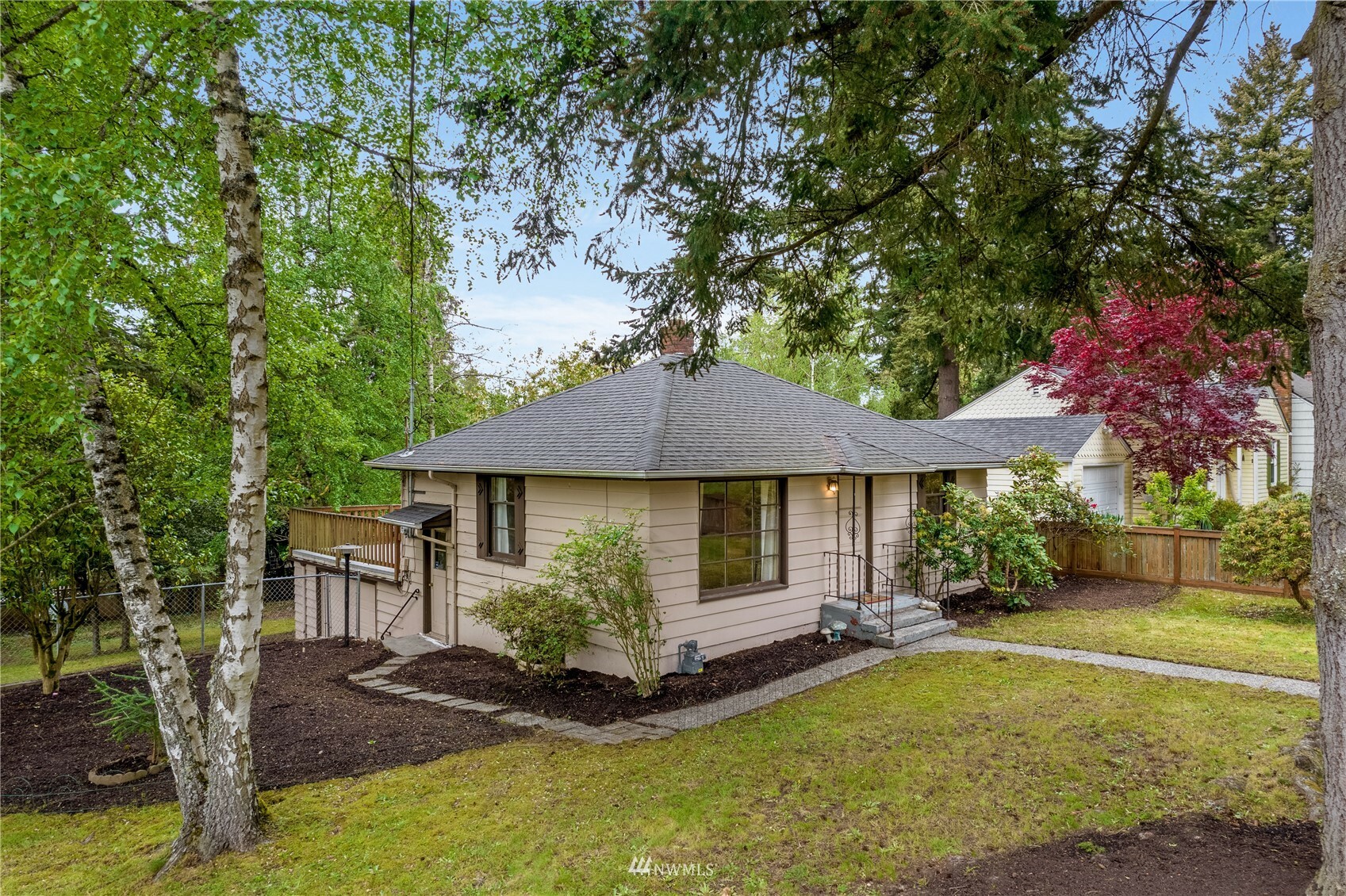 Property Photo:  14303 22nd Avenue NE  WA 98125 