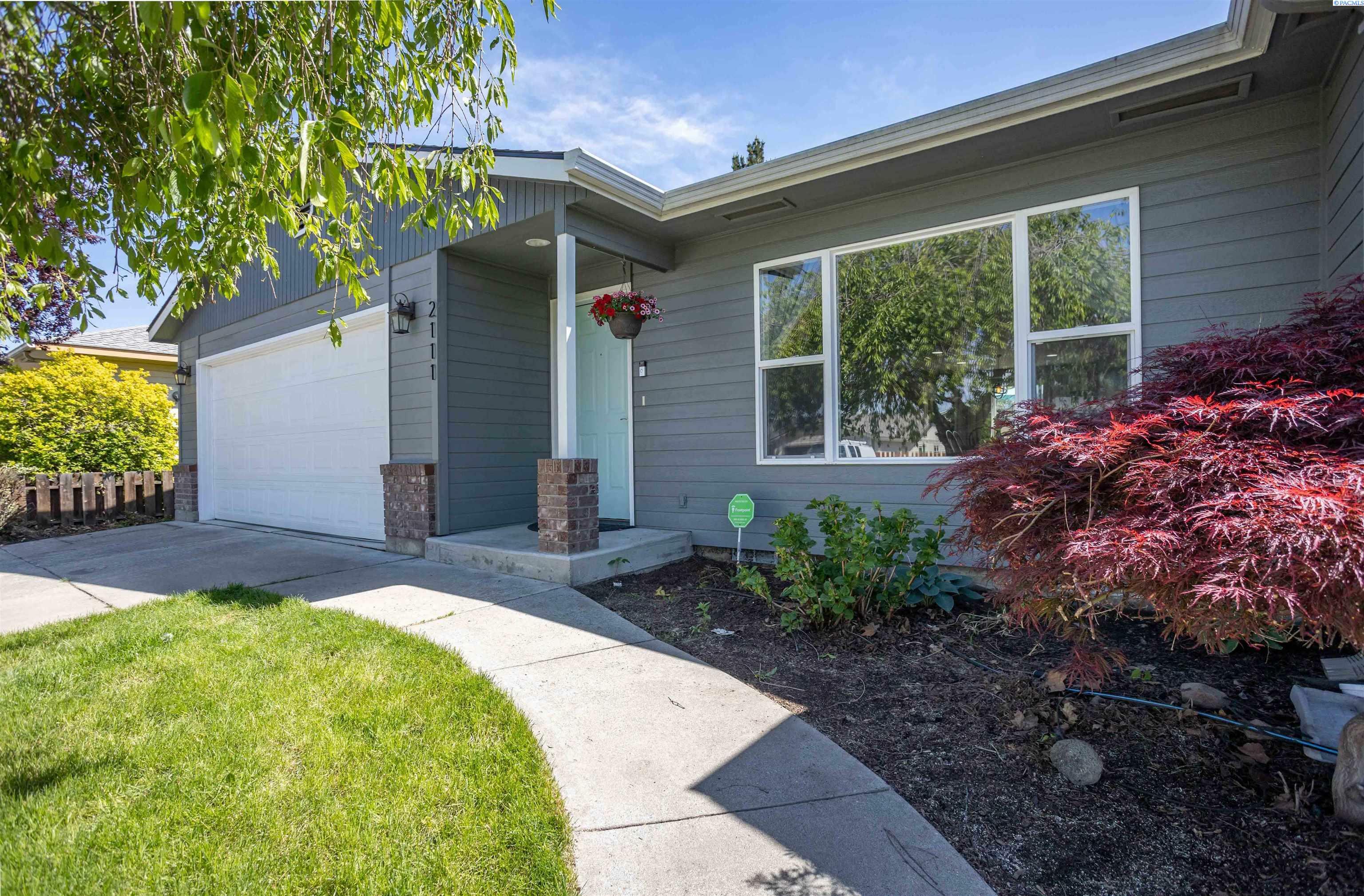 Property Photo:  2111 Benson Ct  WA 99350 