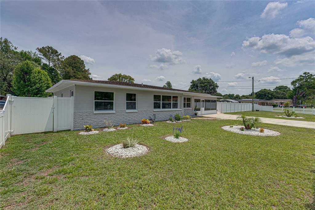 Property Photo:  104 Emily Lane  FL 33510 