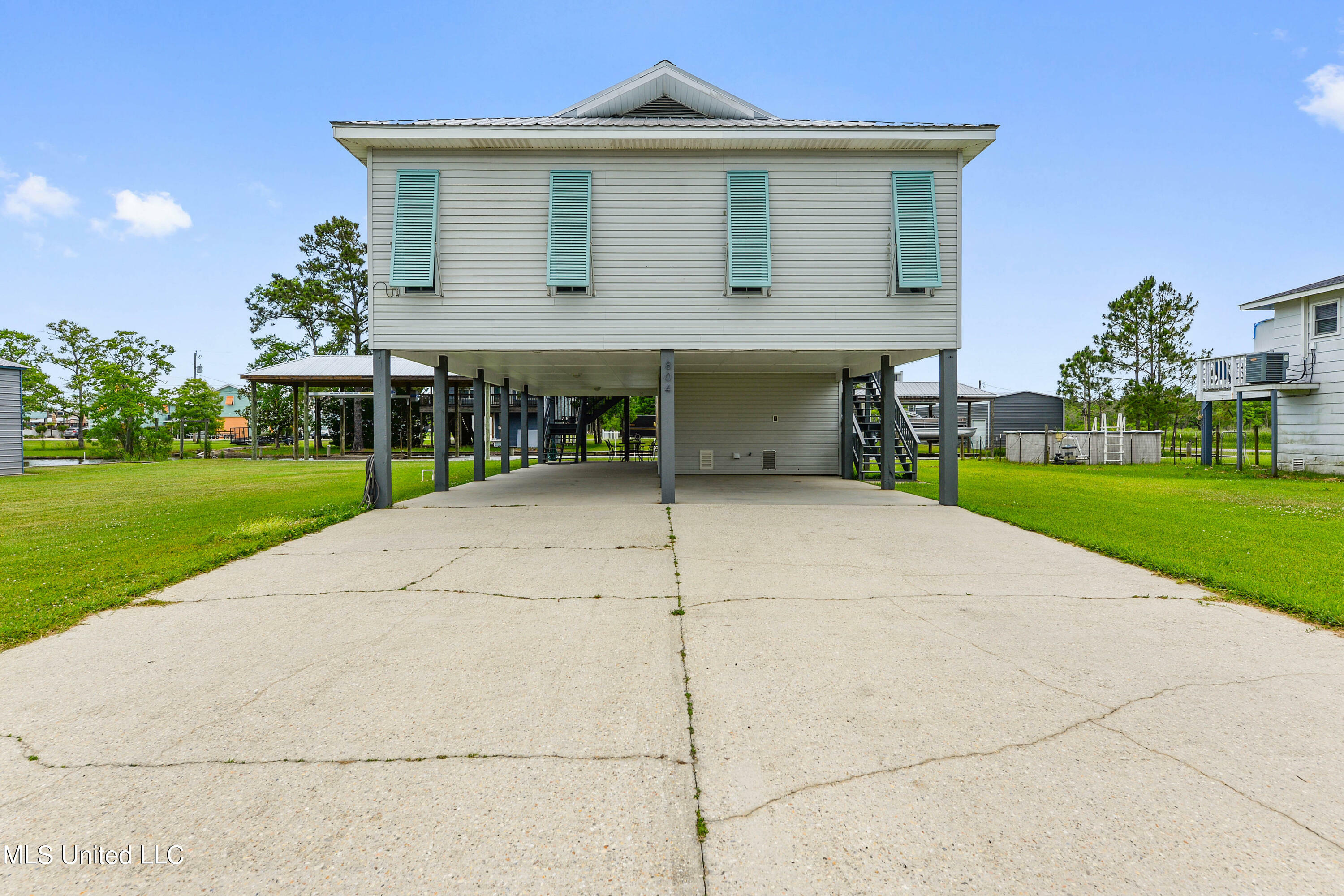 Property Photo:  804 Chapman Road  MS 39520 