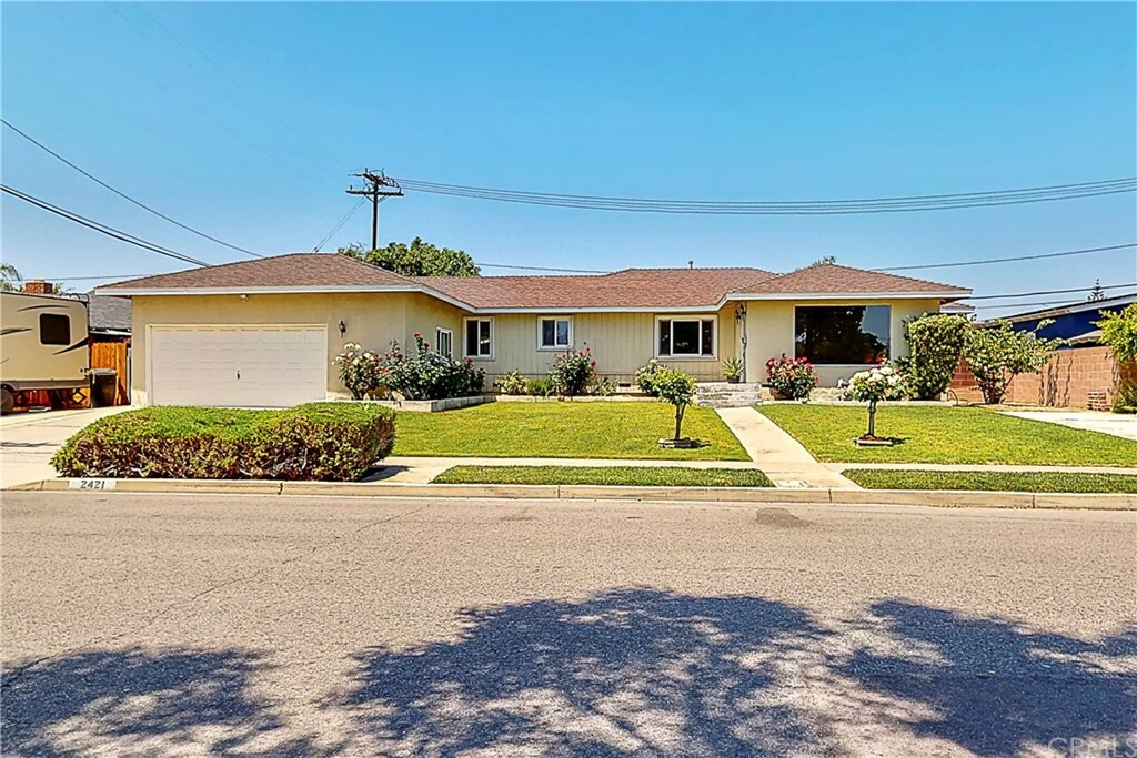 Property Photo:  2421 W Marian Avenue  CA 92804 