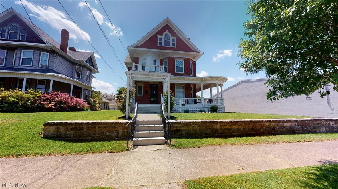 Property Photo:  1212 Washington Avenue  WV 26101 