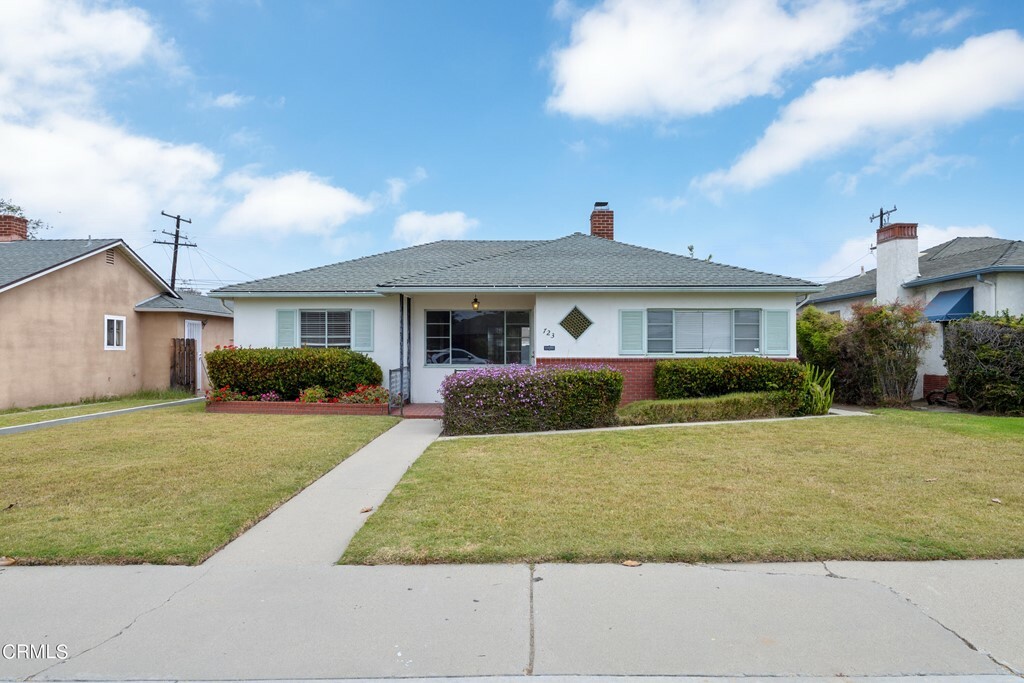 Property Photo:  723 W Robert Avenue  CA 93030 