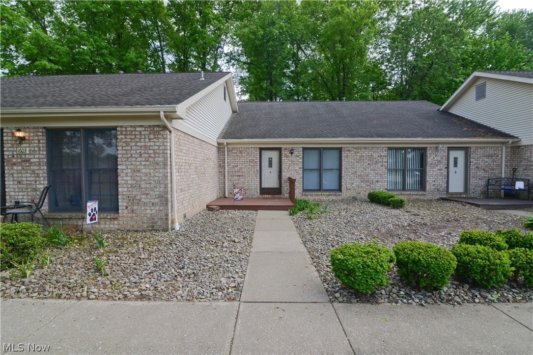 Property Photo: 1605 West Hampton Drive OH 44515