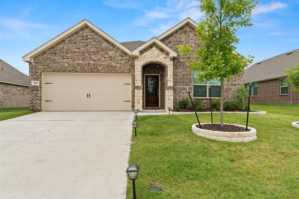 Property Photo:  640 Fitzroy Lane  TX 75189 