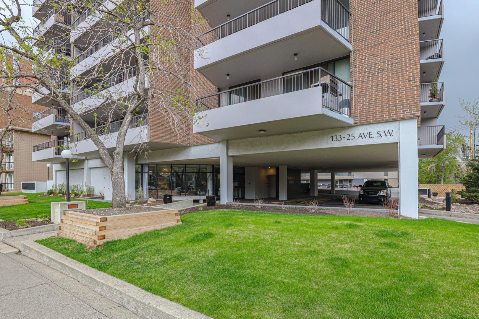 Property Photo:  2C, 133 25 Avenue SW 2C  AB T2S 0K8 