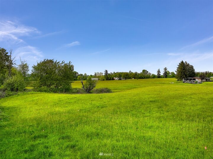 Property Photo: 422 E Smith Road WA 98226