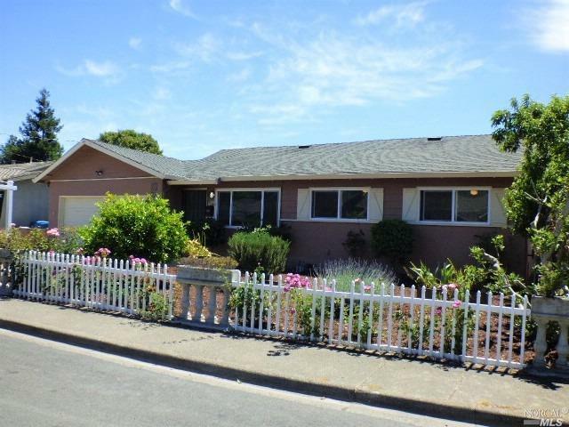 Property Photo:  526 Pinewood Drive  CA 95407 