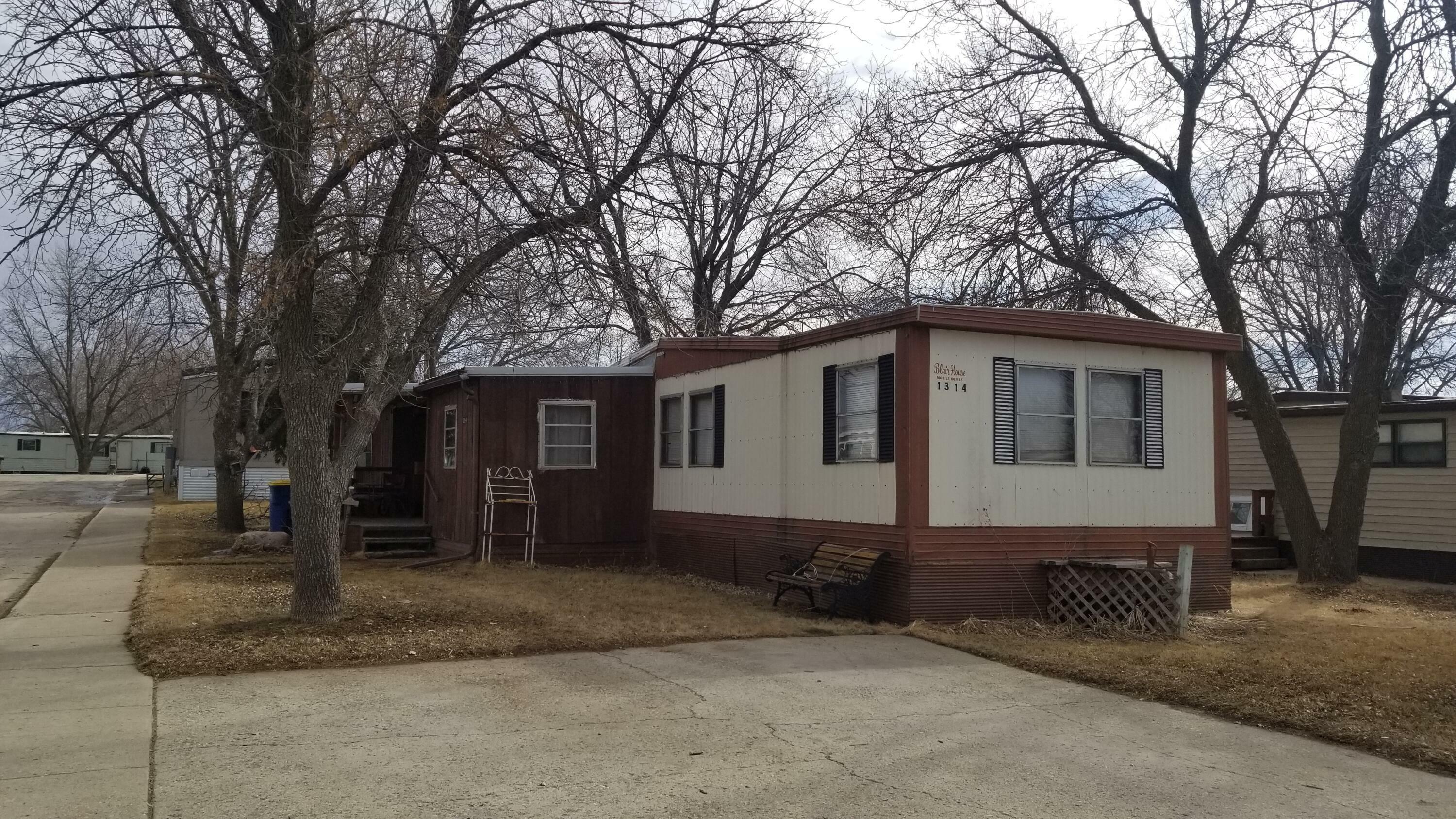 Property Photo:  1314 Western Park  ND 58401 