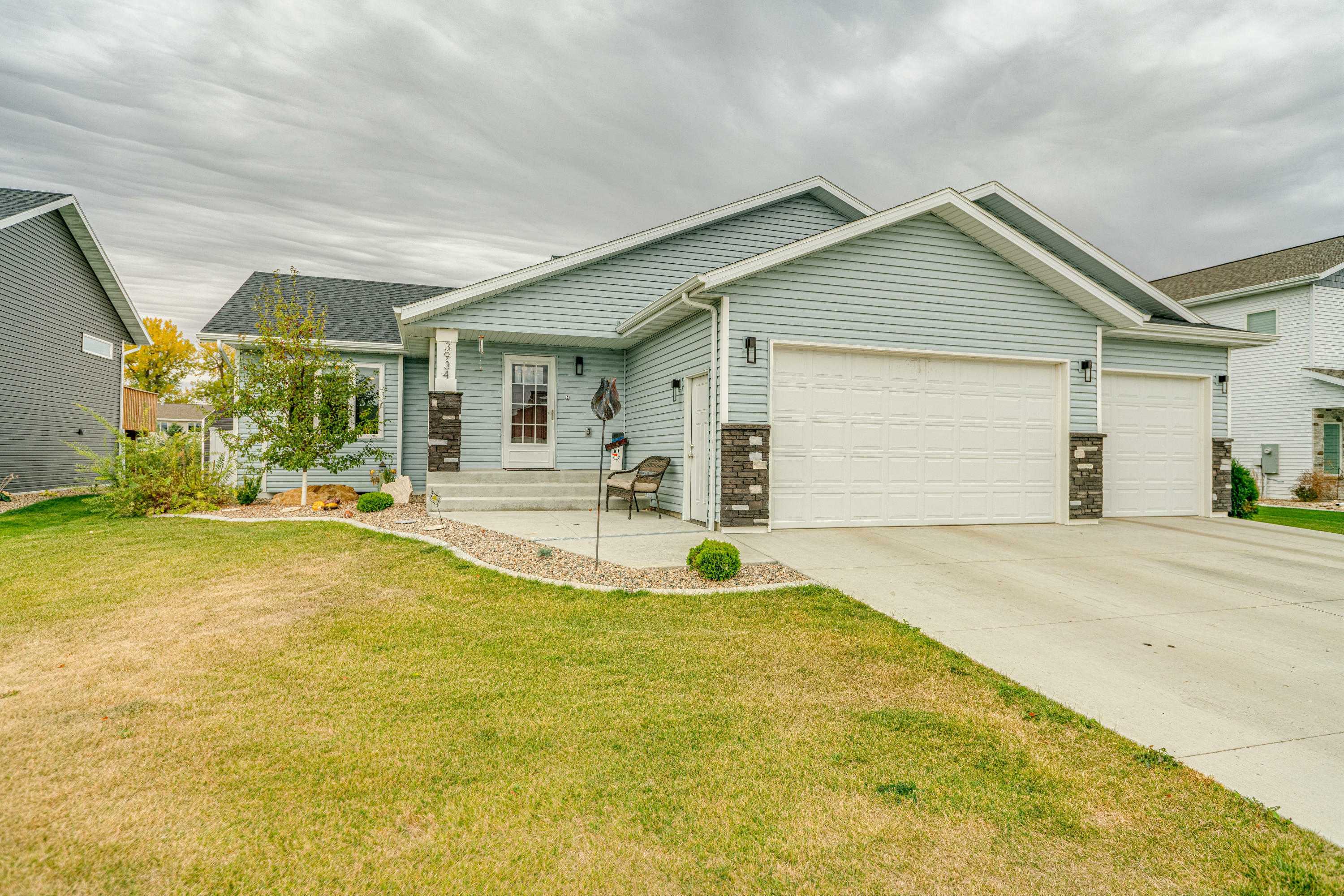 Property Photo:  3934 Meridian Drive  ND 58504 