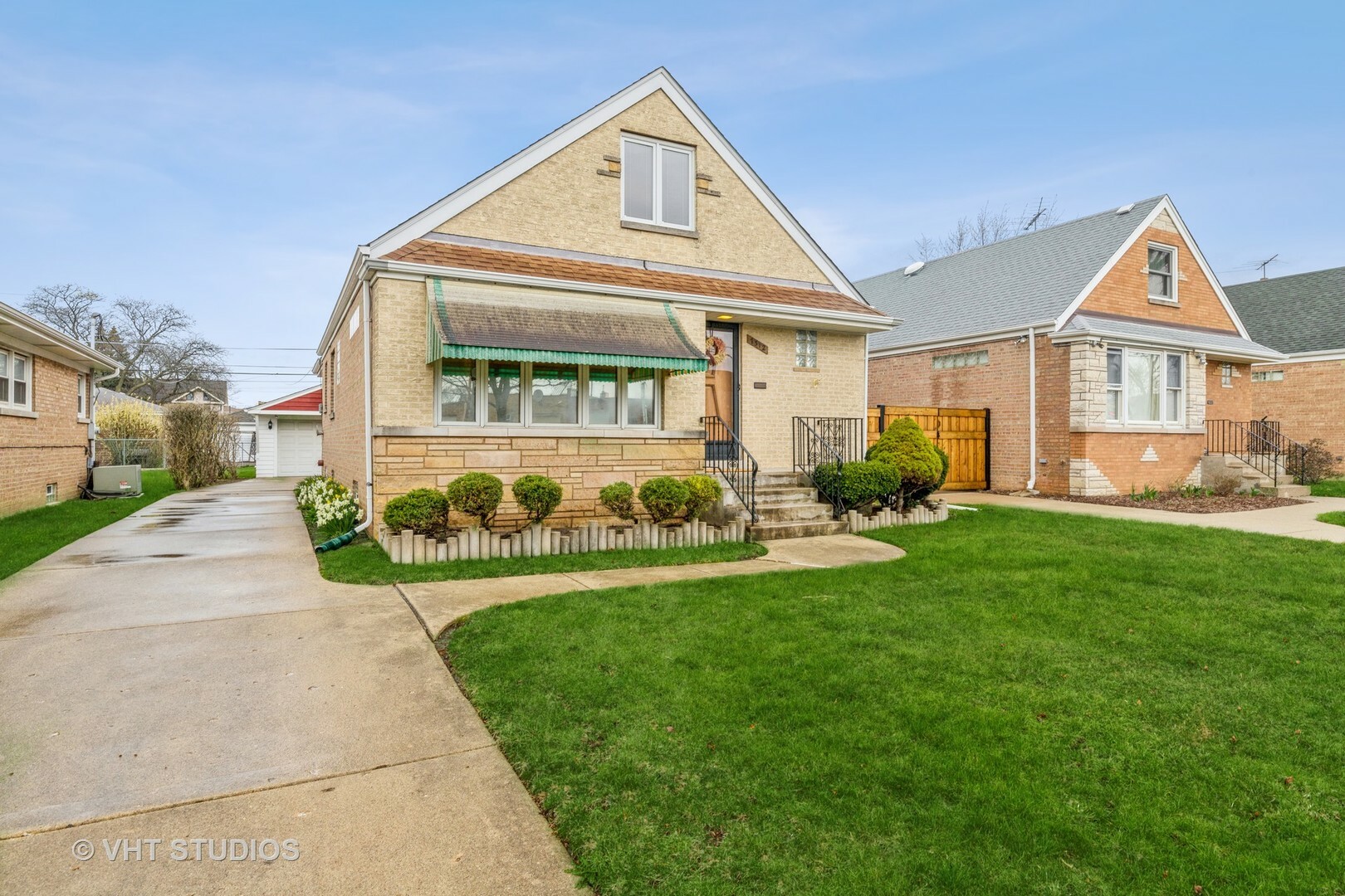 Property Photo:  7312 N Neva Avenue  IL 60714 