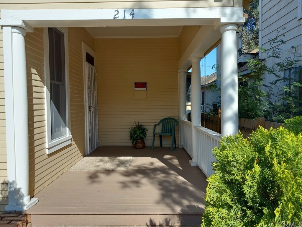 Property Photo:  214 N Riley Street  CA 92530 