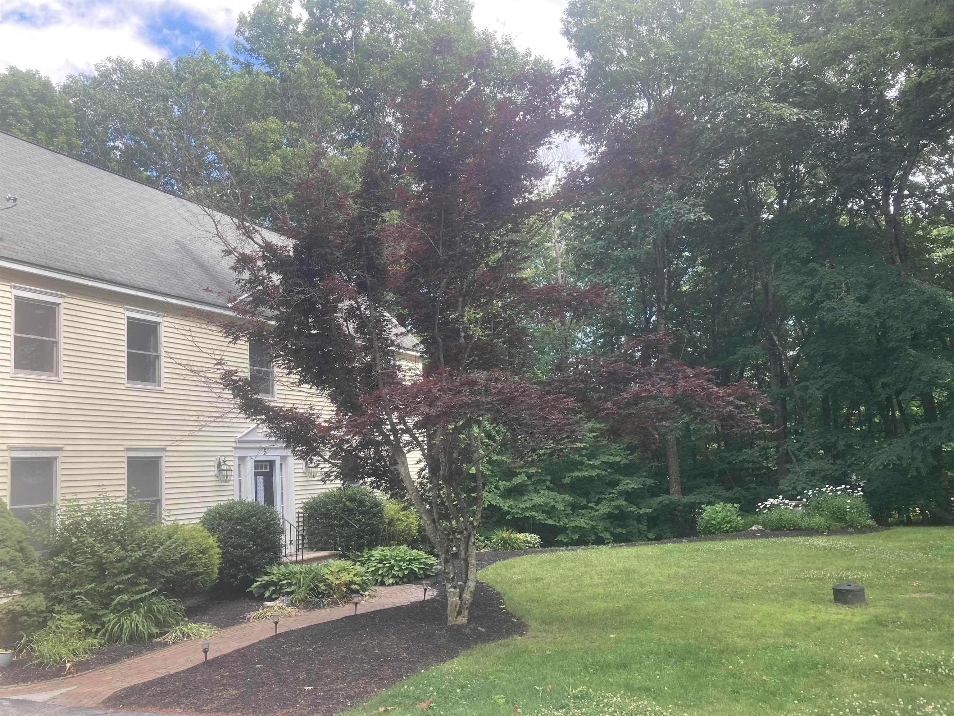 Property Photo: 5 Dunbar Drive NH 03033