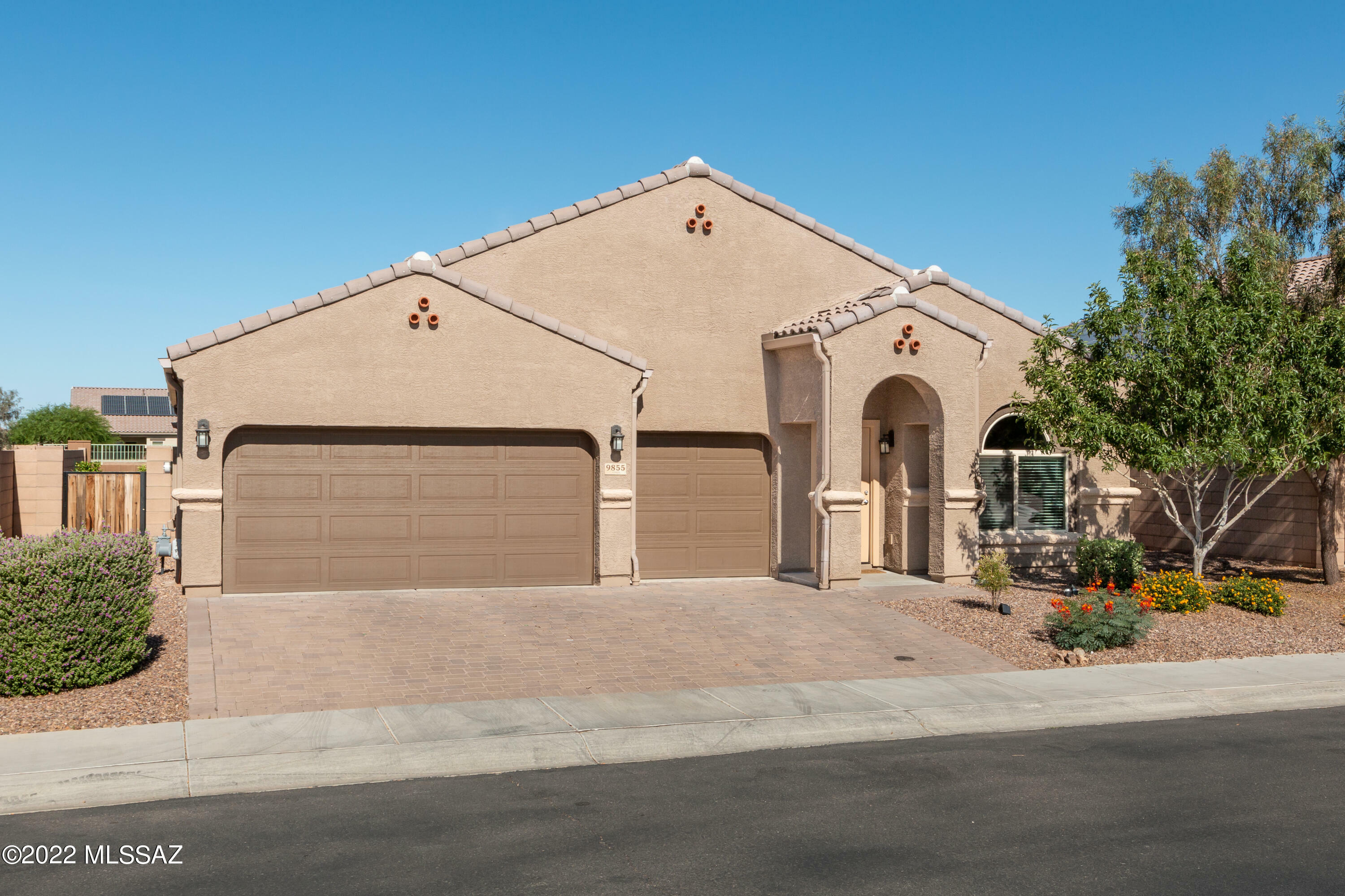 Property Photo:  9855 N Melandra Way  AZ 85653 