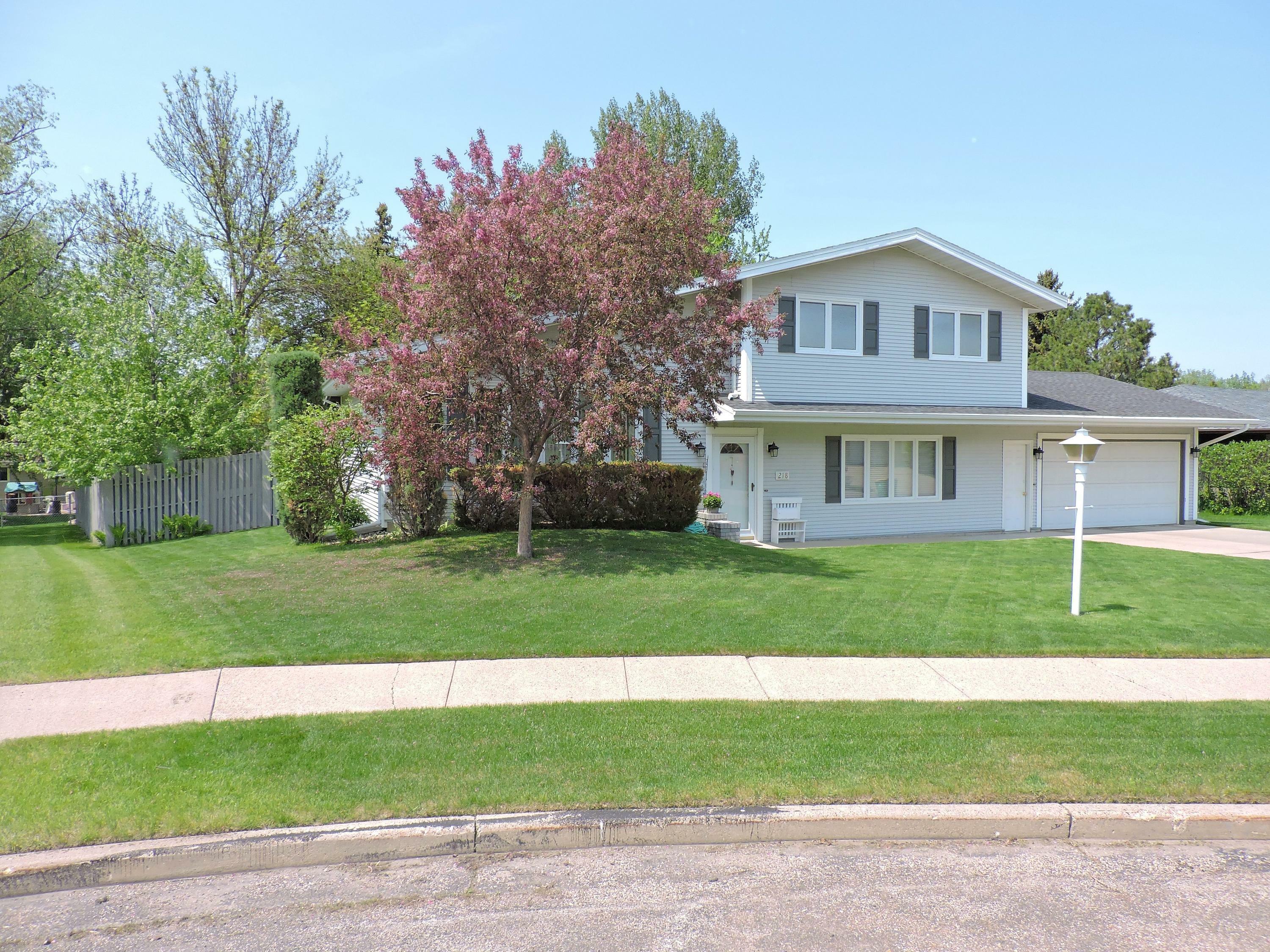 Property Photo:  218 Nova Drive  ND 58503 