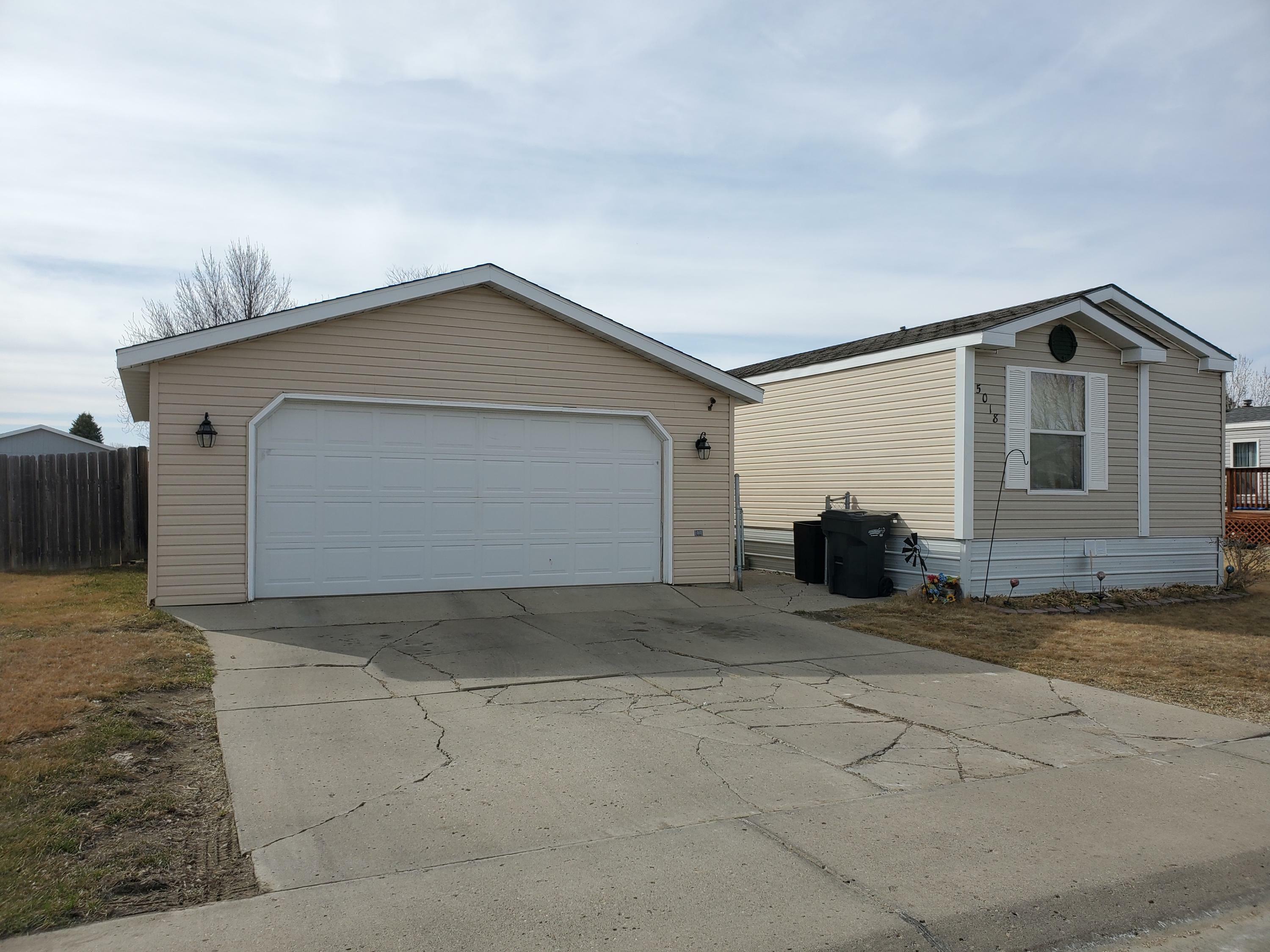 Property Photo:  5018 Sumter Drive  ND 58503 