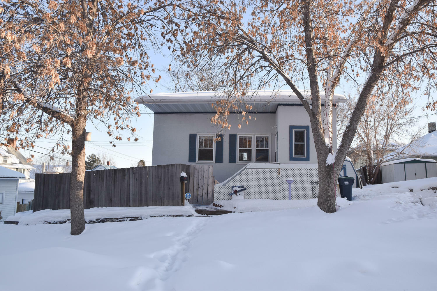 Property Photo:  707 2nd Street NW  ND 58554 