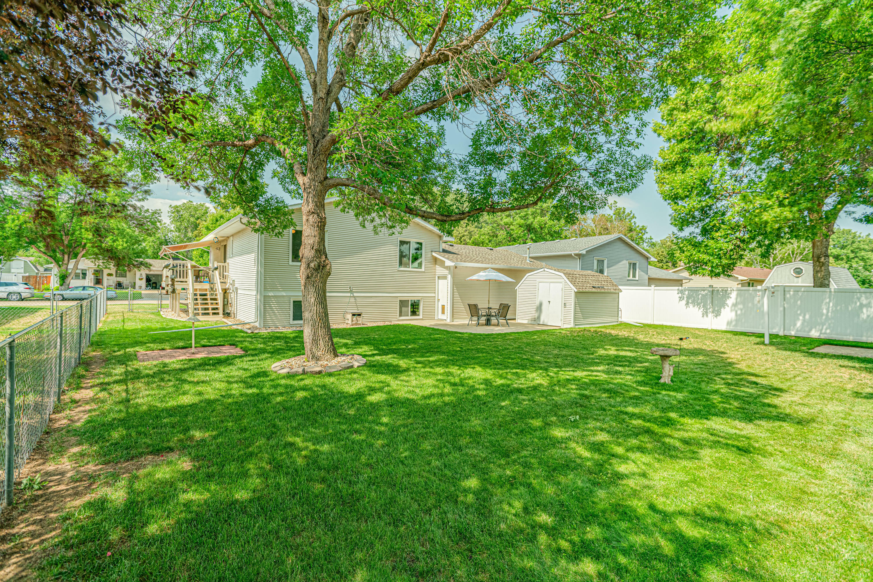 Property Photo:  1447 Pocatello Drive  ND 58504 