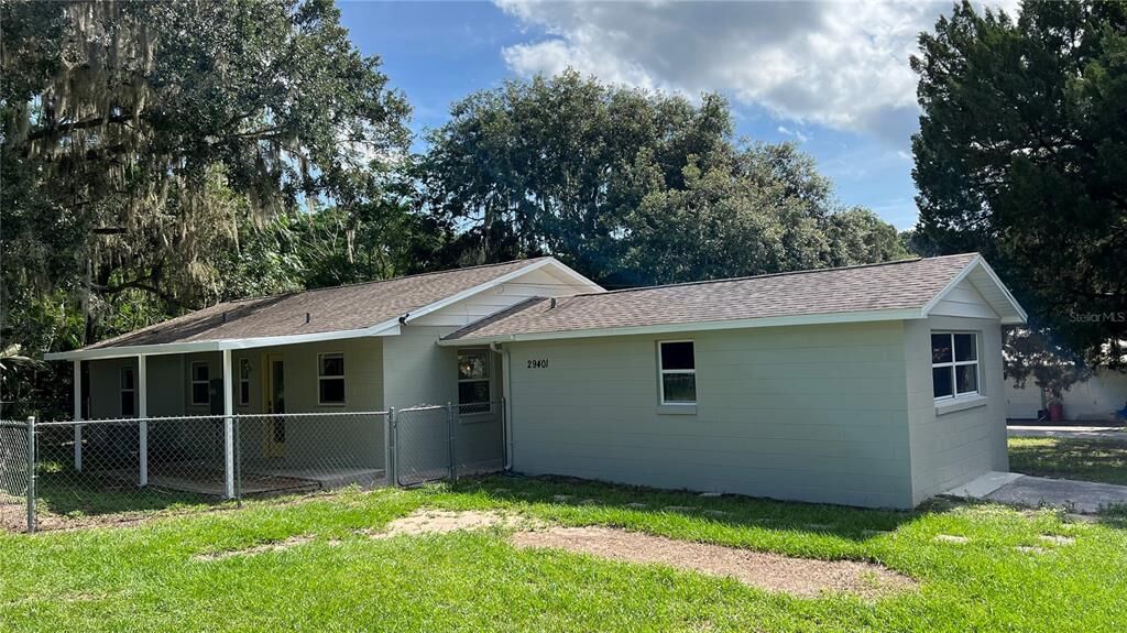 Property Photo: 29401 Jesses Lane FL 34748