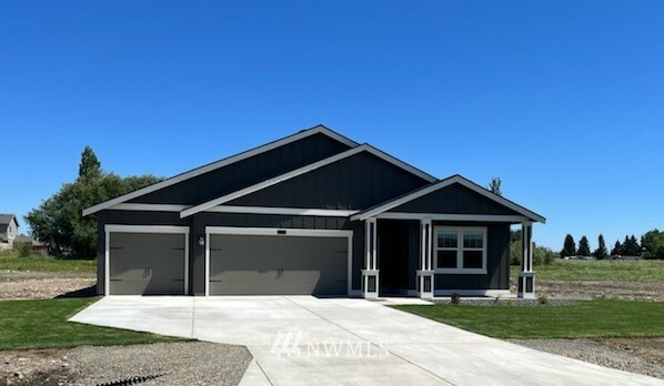 Property Photo:  3100 Roan Drive 3009  WA 98926 