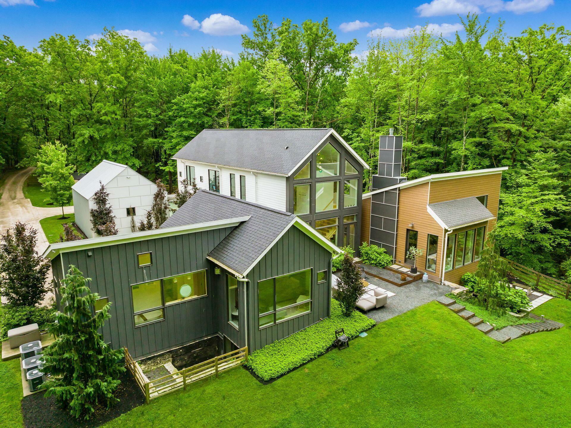 Property Photo: 7633 Silver Lake Court OH 43082