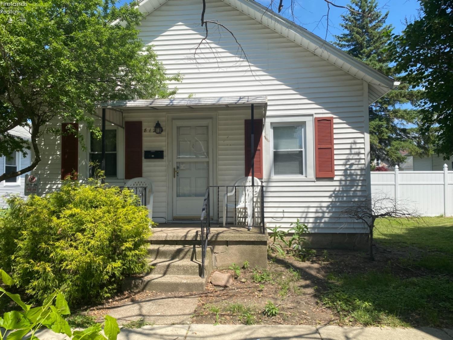 Property Photo: 812 Vine Street OH 44870