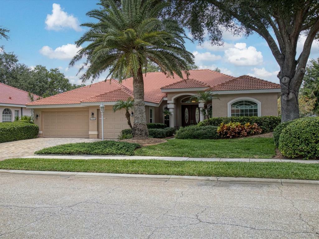 Property Photo:  4915 Old Oakleaf Drive  FL 34233 