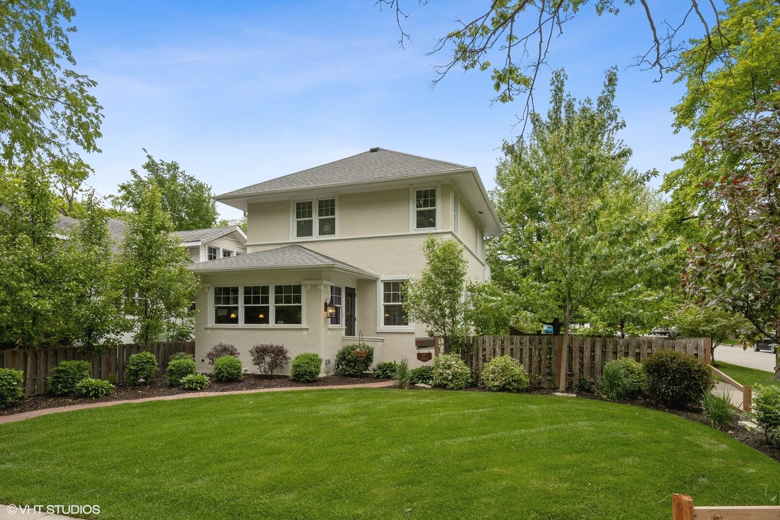 Property Photo: 827 Cherry Street IL 60093