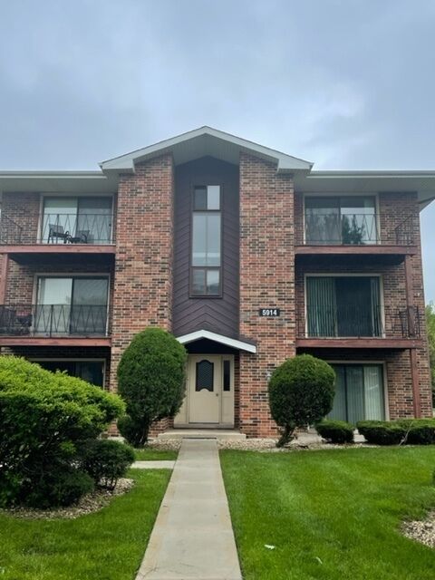 Property Photo: 5914 Corey Lane 3br IL 60452