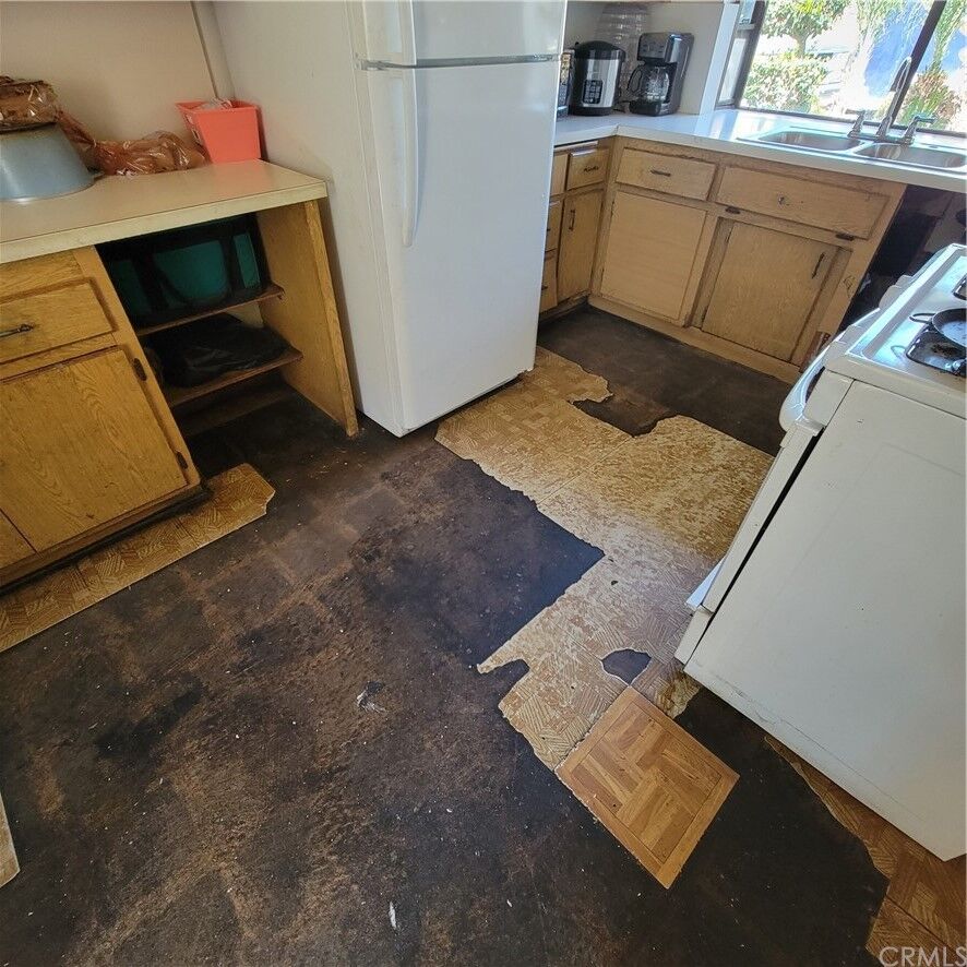 Property Photo: 600 Maple Street CA 90631