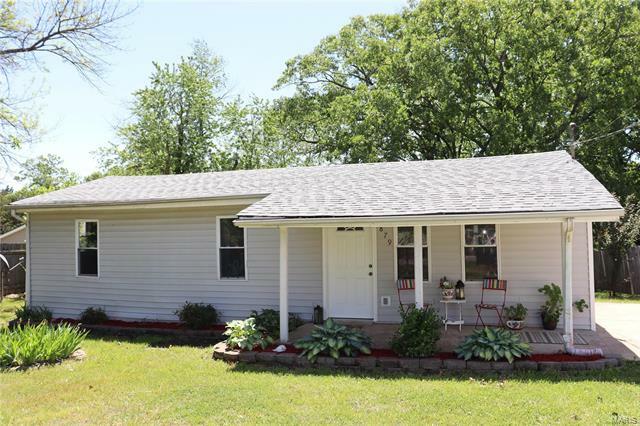 Property Photo: 879 Twin Oak Drive MO 63050