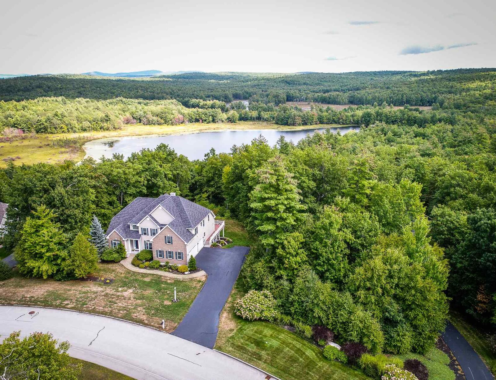 Property Photo:  8 Northview Terrace  NH 03106 