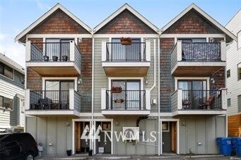 9243 35th Avenue SW B  Seattle WA 98126 photo